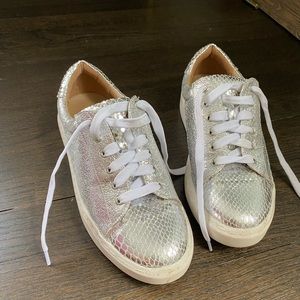 Size 7 design lab sneakers